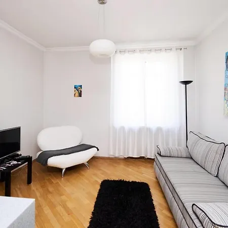 Апартаменти So Cosy Apt In The City Heart Near Kupaly Theater Мінськ
