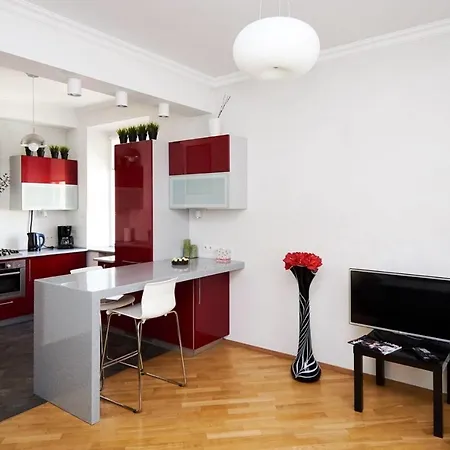 So Cosy Apt In The City Heart Near Kupaly Theater Апартаменти Мінськ