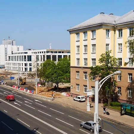 So Cosy Apt In The City Heart Near Kupaly Theater Апартаменти Мінськ